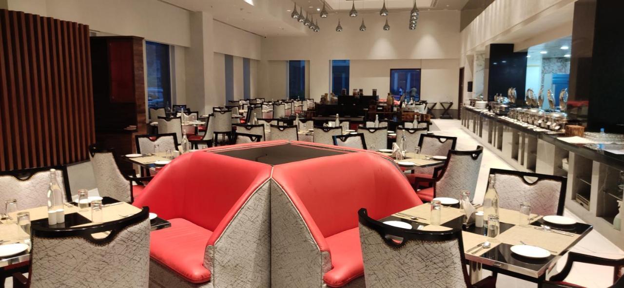 Manjeera Sarovar Premiere Hotel Rājahmundry Kültér fotó