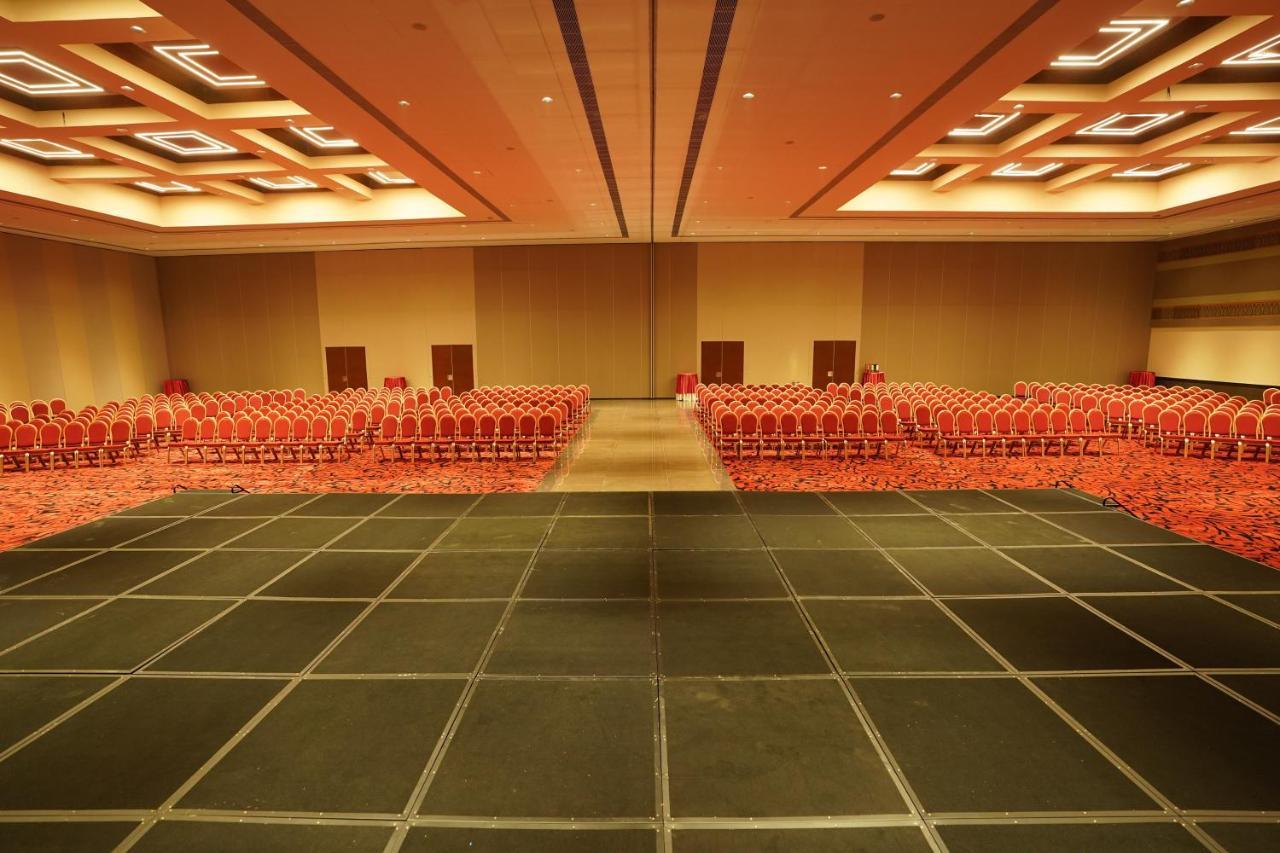 Manjeera Sarovar Premiere Hotel Rājahmundry Kültér fotó