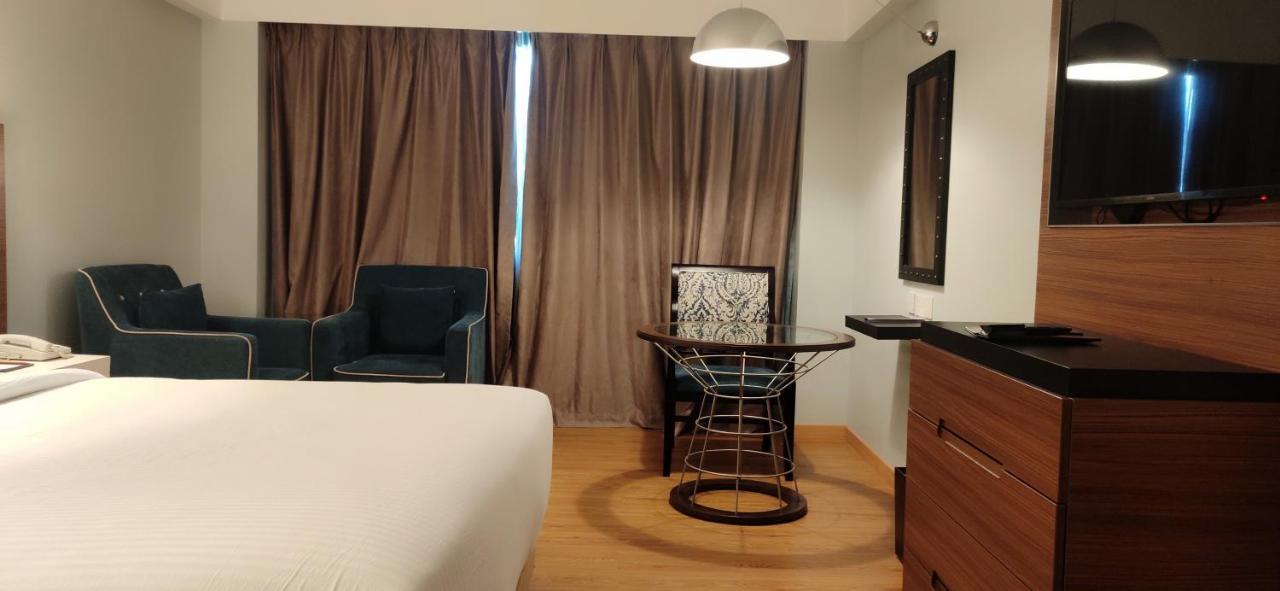 Manjeera Sarovar Premiere Hotel Rājahmundry Kültér fotó