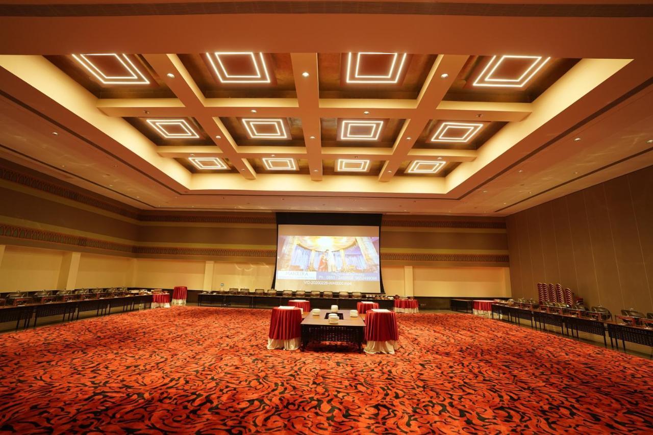 Manjeera Sarovar Premiere Hotel Rājahmundry Kültér fotó